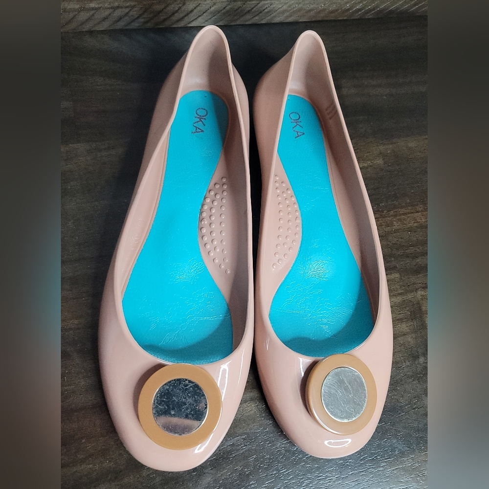 Oka-B Izzie Matte Chai Ballet Flats with Mirror Disc Accent - Size 9
